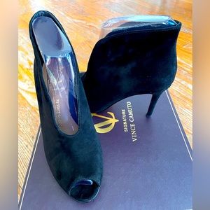 Vince Camuto Signature Ronan Black peep toe Booties